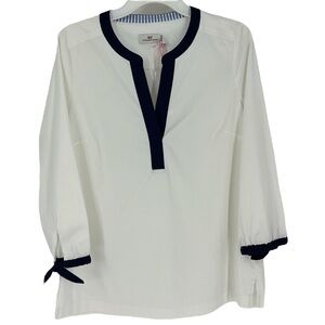 Vineyard Vines white & navy pullover with tie sleeve cuffs. Sz. M